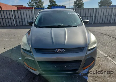 2014 Ford Escape S z USA, uszkodzony, nr VIN 1FMCU0F72EUD17330